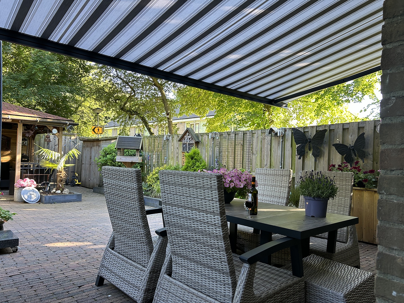 Zonwering voor de tuin of op het balkon kopen in de herfst? Absoluut. Hier is waarom.