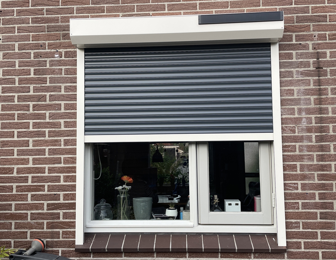 Rolluiken schoonmaken: zo doet u dat snel en effectief